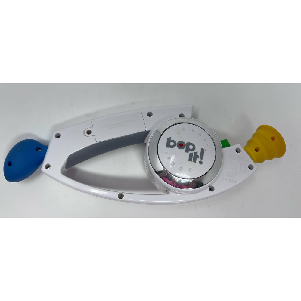 Hasbro 2008 Bop It! Handheld Talking Electronic Game 11 1/2" Long - Picture 2 of 6